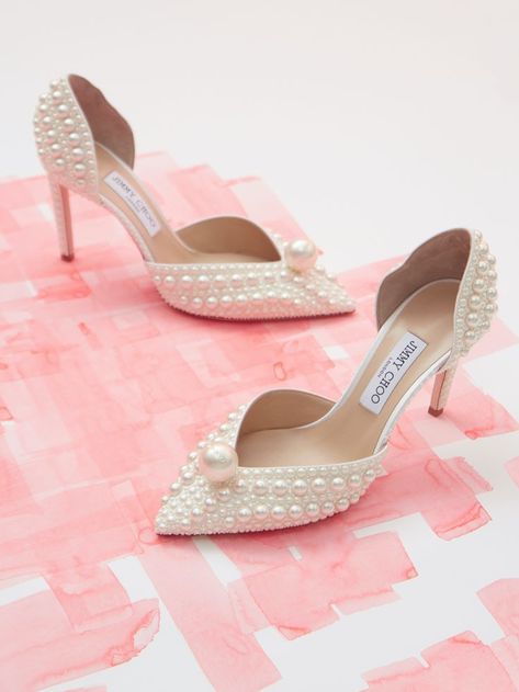 Jimmy Choo Pearl Heels, Sparkly Wedding Heels, Elegant Shoes Heels, Diy Heels, Jimmy Choo Wedding Shoes, Graduation Shoes, Bridal Pumps, Pointy Shoes, Perfect Wedding Shoes