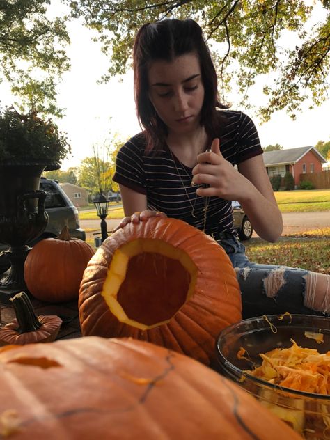 Pumpkin Carving Photography, Pumpkin Carving Pose Reference, Pumpkin Cravings, Pumpkin Drawing, Halloween Artwork, Pose References, Drawing Style, A Level Art, Body Poses