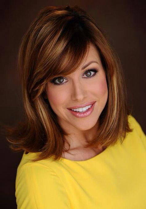 Dominique Sachse from KPRC Channel 2 Houston. My favorite news reporter. Beautiful and classy :) Dominique Sachse Hair, Dominique Sachse, Bob Hairstyles 2018, Broadcast Journalism, Corte Bob, Haircut Types, Celebrity Plastic Surgery, News Reporter, 2015 Hairstyles