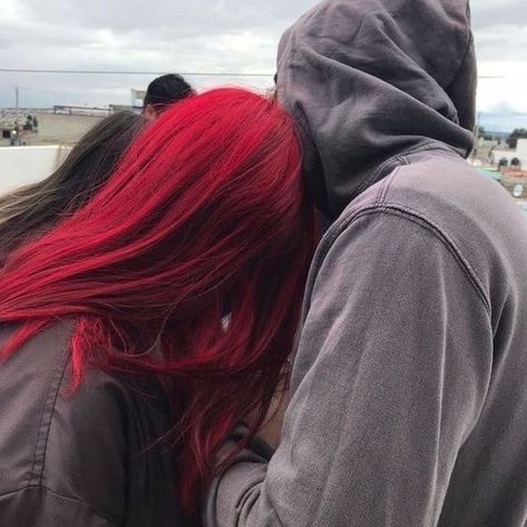 alpha and zephyr (the finished by RuNyx) dark verse series Black Hair And Red Hair Couple, Cherry Red Hair, Black Hair Boy, Red Hair Inspo, Dyed Red Hair, Bright Red Hair, Dark Red Hair, Mode Zara, Girl Couple