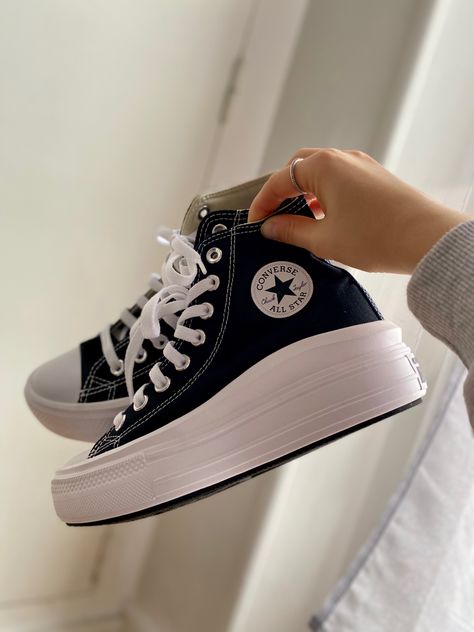 Latest Sneakers 2023, Converse High Heels, Converse Heels, Tenis Converse, Chelsea Boots Outfit, Latest Fashion Shoes, Trendy Shoes Sneakers, White Nike Shoes, High Heel Sneakers