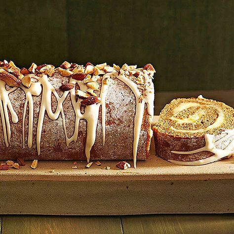 Gingerbread Cake Roll, Gingerbread Roll, Fall Cake Recipes, Almond Pastry, Cake Roll Recipes, Impressive Desserts, Cinnamon Cake, Chocolate Chip Cake, Cinnamon Roll Cake