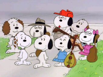 Snoopy Family, Linus Van Pelt, Charlie Brown And Friends, Peanuts By Schulz, Woodstock Snoopy, Brown And Friends, Cartoon Dogs, Lucy Van Pelt, Peanut Gang