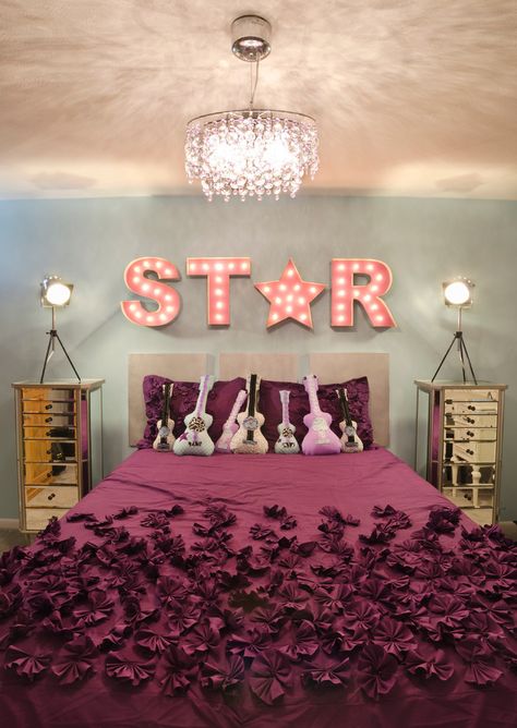 Fresh And Youthful – 10 Gorgeous Teen Girls' Bedroom Design Ideas Girls Bedroom Paint, Star Bedroom, Music Bedroom, Kids Bedroom Designs, Teen Girl Bedroom, Ideas Hogar, Girl Bedroom Designs