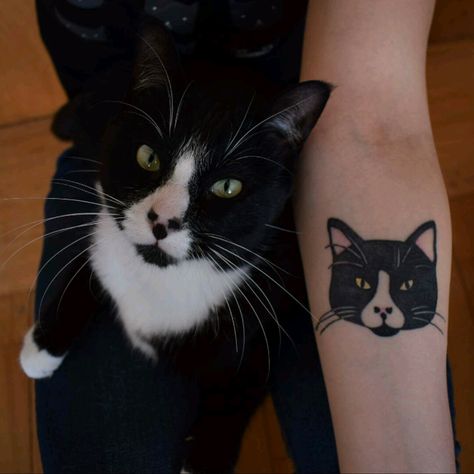 Traditional Cat Tattoo Black And White, Tortie Cat Tattoo, Cat Tattoo Black And White, Cat Tribute Tattoo, Black And White Cat Tattoo, Tuxedo Cat Tattoo, Kitten Tattoo, Cat Tatto, Cat Tattoo Simple