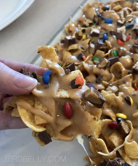 Frito Nachos, Homemade Snack Mix Recipes, Frito Bars Recipe, Dessert Nachos, Peanut Butter Snacks, Snack Mix Recipes, Candy Recipes Homemade, Nachos Recipe, Cookie Bar Recipes