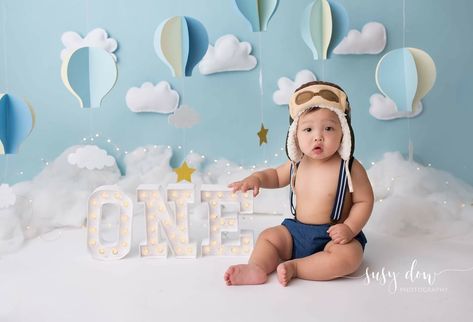 Hot Air Balloon Cake Smash Photography, Hot Air Balloon 1st Birthday Photoshoot, Hot Air Balloon 1st Birthday Party Boy, Hot Air Balloon Smash Cake, Hot Air Balloon Baby Photoshoot, Hot Air Balloon First Birthday Boy, Air Balloon Photoshoot, Hot Air Balloon Photoshoot, Hot Air Balloon Cake Smash