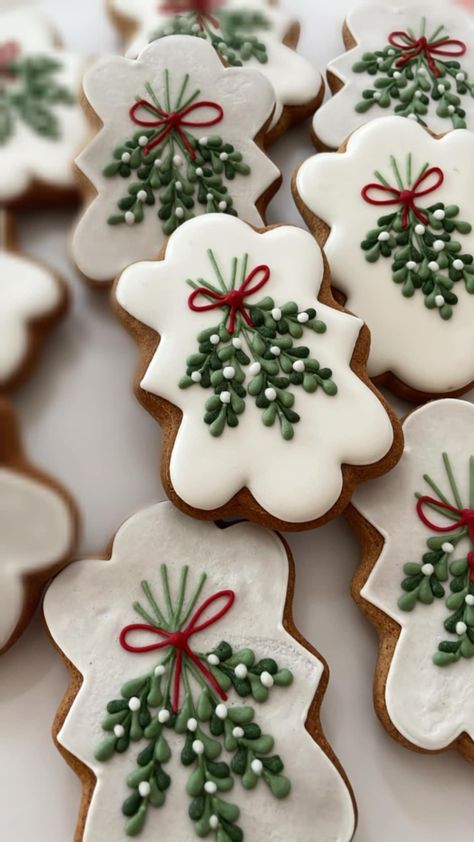 Intricate Cookie Decorating, Greenery Royal Icing Cookies, 2023 Christmas Cookie Trends, Simple Royal Icing Cookies Decorating Ideas, Christmas Ornament Cookies Royal Icing, Christmas Cookies Decorated Icing, White Sugar Cookies, Dance Cookies, 2024 Cookies