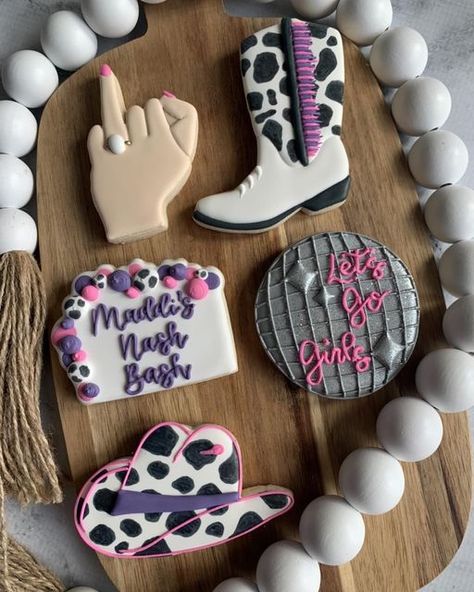 Shania Twain Cookies, Shania Twain Birthday Party, Shania Twain Bachelorette, Shania Twain Bachelorette Party, Let’s Go Girls Bachelorette, Hens Ideas, Cowgirl Cookies, Bachelorette Cookies, They Grow Up So Fast