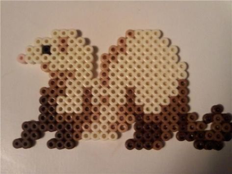 Kawaii Perler Bead Patterns, Perler Beads Ideas 3d, Melty Bead Designs, Perler Beads Ideas, Melt Beads Patterns, Modele Pixel Art, Hamma Beads Ideas, Easy Perler Bead Patterns, Melty Bead Patterns