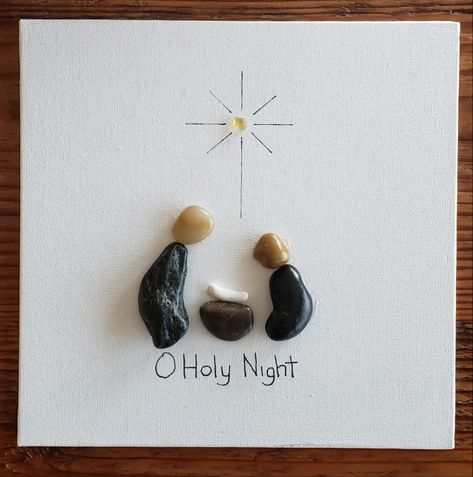 Nativity Pebble Art Ideas, Pebble Art Nativity, Pebble Christmas Ornaments, Snowman Pebble Art, Christmas Pebble Art Ideas, Rock Nativity, Christmas Rock Art, Pebble Art Christmas, Sea Inspired Art