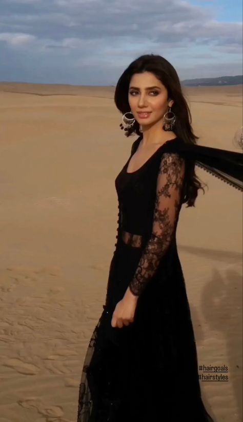 mahira khan in black dress for zalima (raees) Khirad Humsafar Dress, Indian Long Dress, Mahira Khan Dresses, Punjabi Dress Design, Eastern Dresses, Saree Wearing Styles, Lehenga Designs Simple, Latest Bridal Dresses, Mahira Khan