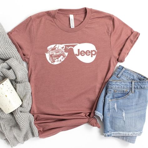 Jeep Clothing, Jeep Baby, Jeep Gifts, Jeep Shirts, Jeep Wrangler Accessories, Wrangler Accessories, Projets Cricut, Jeep Lover, Jeep Stuff