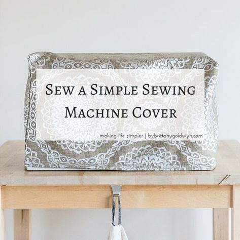 Diy Sewing Machine Cover, Sewing Machine Covers, Singer Sewing Machine Repurposed, Sewing Machine Cover Diy, Sewing Machine Cover Pattern, Trendy Sewing Projects, Sewing Machine Quilting, Trendy Sewing Patterns, Sewing Machine Cover