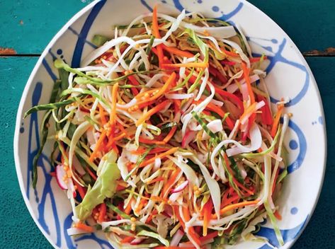 Quick Pickled Saw Recipe Pickle Slaw Recipe, Coleslaw With Vinegar Dressing, Pickled Slaw, Vinegar Coleslaw, Burger Side Dishes, Canadian House, Coleslaw Dressing, Bbq Side, Slaw Recipe