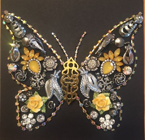 Butterfly Butterfly Made From Old Jewelry, Jewelry Art Framed Butterfly, Costume Jewelry Crafts Projects, Jewelry Art Ideas, Costume Jewelry Art, Jewelry Collage, Jewelry Trees, Jeweled Picture, Old Jewelry Crafts