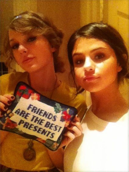 Selena Gomez and Taylor Swift! #SelenaGomez #TaylorSwift #fashion #movies #beauty #friendshipgoals #music Taylor Swift Fotos, Selena And Taylor, Camila Morrone, Estilo Taylor Swift, Best Friendship, Marie Gomez, Swift 3, Friendship Goals, Taylor Swift Pictures