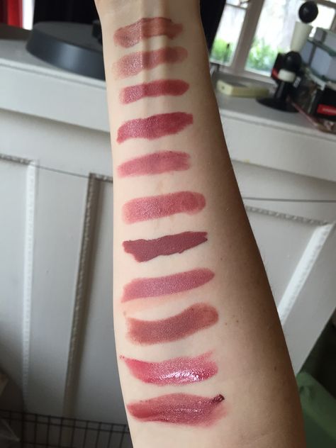 dusty rose lipsticks Dusty Red Lipstick, Dusty Rose Lipstick, Mauve Lipstick, Mauve Lips, Rose Makeup, Lipstick Palette, Rose Lipstick, Girlie Girl, Lip Swatches