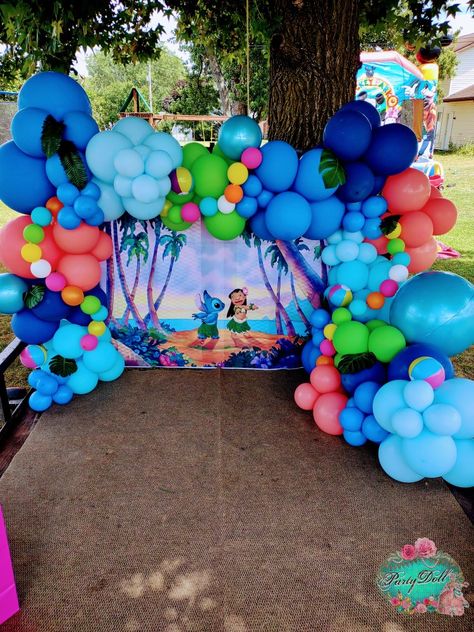 Lilo Stitch Balloon Garland, Lilo And Stitch Birthday Party Backdrop, Lilo And Stitch Birthday Theme, Lilo And Stitch Balloons, Lilo And Stitch Birthday Ideas, Lilo And Stitch 1st Birthday Party, Lilo And Stitch Balloon Arch, Lilo And Stitch Balloon Garland, Stitch Hawaiian Party