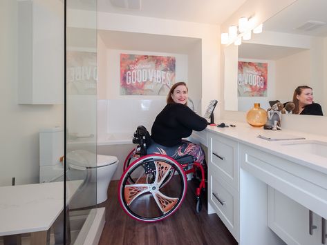 Universal Design Renovations Made This Home Accessible | Chatelaine Residential Bathroom, Roll In Showers, Accessible House, Accessible Bathroom Design, Accessible Kitchen, Sunny Kitchen, Colourful Kitchen, Floor Living, Sarah Richardson