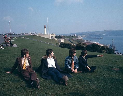 Plymouth Hoe photo shoot, september 67 The Magical Mystery Tour, Beatles Photos, Musical Film, Concept Album, Music Photographer, Linda Mccartney, Beatles Songs, Rock Groups, The Fab Four