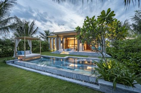 Maia Resort Quy Nhon Welcomes Passionate Foodies Ocean Hues, Beach House Design, Resort Villa, Village House Design, Garden Pool, Vacation Resorts, Concept Architecture, Beach Resort, Nature Design