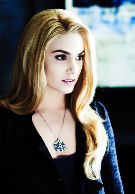 Nikki Reed as Rosalie Hale in "The Twilight Saga: Eclipse" Nikki Reed Twilight, Rosalie Cullen, The Twilight Saga Eclipse, Rosalie Hale, Nikki Reed, The Twilight Saga, Twilight Saga, Face Claims, The Artist