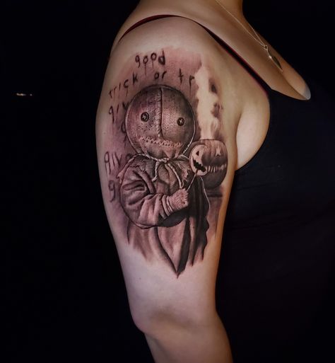 Horror tattoo. @antoniogarciaart Horror Movie Tattoos Realism, Candyman Horror Tattoo, Sam Trick R Treat Tattoo, Horror Portrait Tattoo, Trick Or Treat Tattoo, Trick R Treat Tattoo, Carrie Horror Movie, Sam Trick Or Treat, Tattoos Lower Back