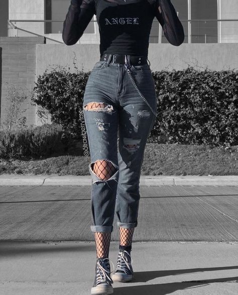 Goth Outfits With Jeans, Dark Outfits Edgy, Alternative Grunge Outfits, Skater Chic, Edgy Outfit Ideas, Outfit Emo, E Girl Outfits, Edgy Outfit, Grunge Jeans