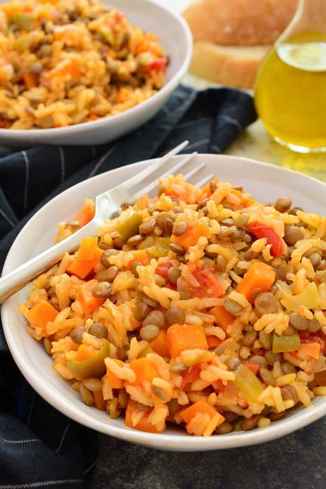 Lentils And Rice Recipe, Vegetable Rice Recipe, Lentil Recipes Healthy, Budget Vegan, Pulses Recipes, Canned Lentils, Lentil Dishes, Vegan Rice, Lentils And Rice