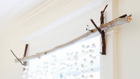 How to make a gorgy gorgeous twig curtain rod Ikea Paper Lantern, Homemade Curtain Rods, Branch Curtain Rods, Industrial Curtain Rod, Diy Curtain Rods, Diy Curtain, City Ideas, Stage Coach, Kids Rooms Diy