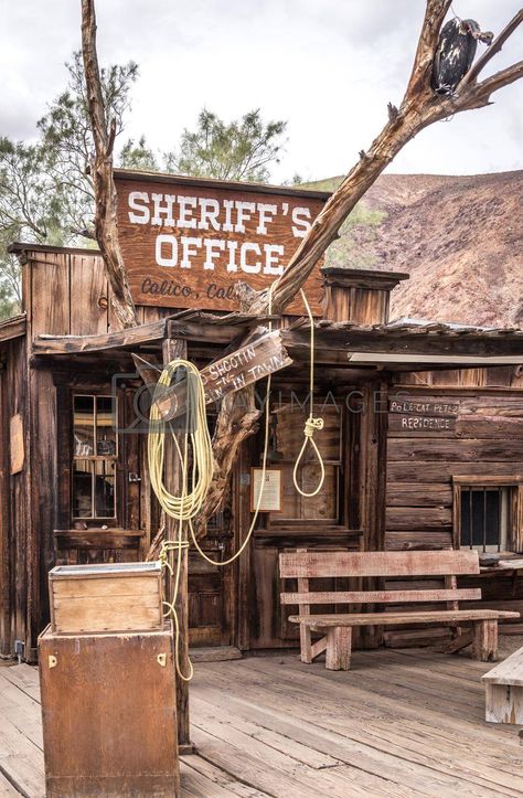 Old Western Decor, Cowboy Town, Saloon Decor, Old West Saloon, Old Western Towns, Old West Town, Western Saloon, Western Stuff, Old Western