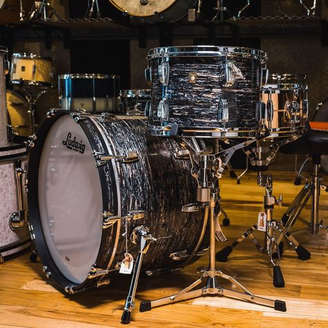 Drums Aesthetic, Drum Studio, Drums Artwork, Billy Cobham, Beatles Guitar, Ludwig Drums, Pearl Drums, Music Machine, Drum Accessories