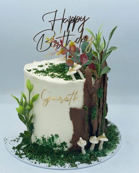 Nature Cakes Ideas, Woods Birthday Cake, Magical Forest Cake, Birthday Cake Forest Theme, Birthday Cake Nature Theme, Woodsy Cake Ideas, Forest Theme Cake For Kids, Nature Theme Birthday Cake, Forest Cake Woodland