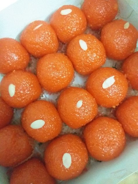 Motichur Laddu Yummy Motichur Laddu, Indian Fast Food, Samosa Recipe, Stationery Obsession, Friend Song, Jannat Zubair, Foodie Instagram, Desi Aesthetic, Desi Food