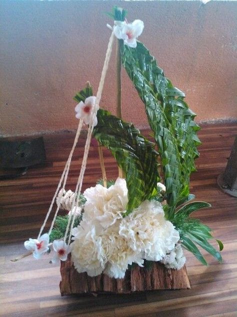 Ikebana fresh flowers arrangements Pirate Centerpiece, Flowers Arrangements Ideas, Boat Style, Altar Flowers, Flower Arrangement Designs, Boat Fashion, Dragon Boat Festival, Flowers Arrangements, Dragon Boat