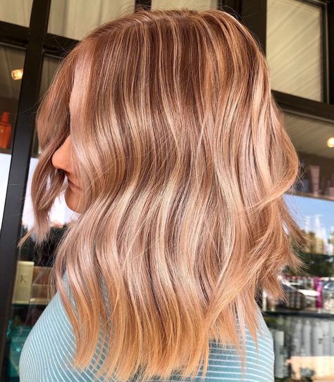 Peach Hair Pale Skin, Strawberry Blonde Ombre Balayage, Blonde Hair With Auburn Lowlights, Warm Strawberry Blonde Hair, Dimensional Strawberry Blonde, Copper And Blonde Balayage, Pumpkin Spice Hair, Pastel Purple Hair, Fall Color Trend