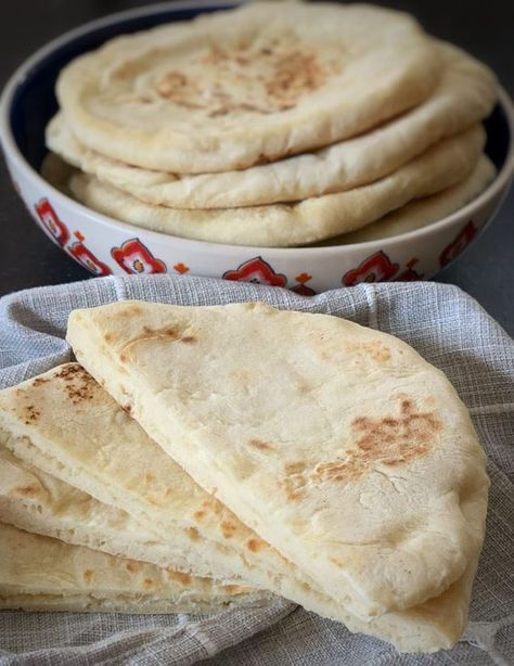 Roti Recipe Indian, Soft Roti Recipe, Soft Roti, Roti Bread, Guyanese Recipes, Trinidad Recipes, Easy Flatbread, Trini Food, Roti Recipe