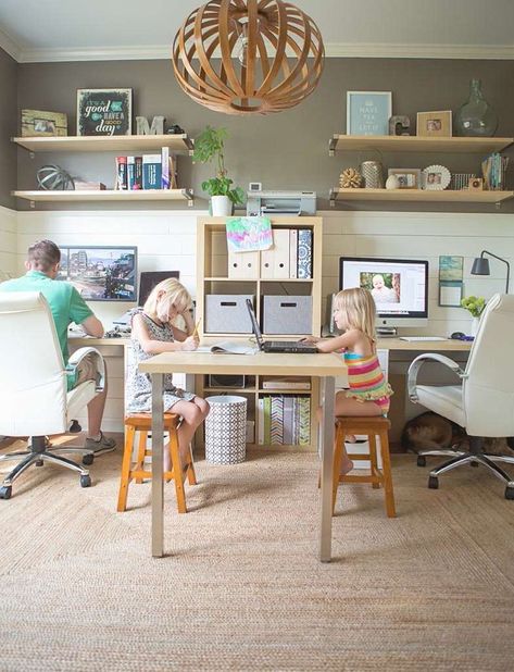 Kids Homework Station, Homework Room, Workspace Ideas, Bar In Casa, Home Office Layout, Kids Homework, Family Office, Office Layout, Creative Workspace