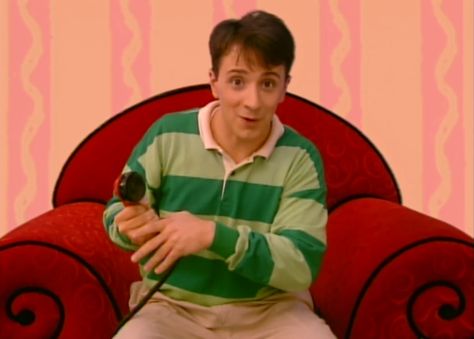 Blue's Clues Steve Is Calling On The Phone. Guy From Blues Clues, Steve From Blues Clues, Blues Clues Guy, Blues Clues Steve, Steve Blues Clues, Steve Burns, Donovan Patton, Blue Clues, Smash Board