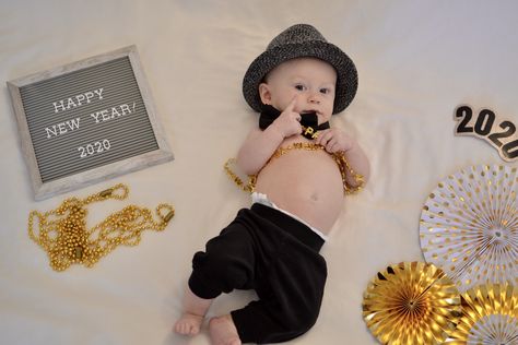 My First New Years Pictures, New Years Pictures Baby, New Year Baby Pictures, New Year Photoshoot Ideas Kids, New Years Baby Pictures, First New Years Baby Pictures, New Year Theme Baby Photoshoot, Nicu Photoshoot, New Years Baby Photoshoot