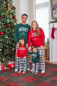 Family Holiday Pictures, Boy Pajamas, Stylish Loungewear, Family Pjs, Girl Pajamas, Trendy Christmas Outfits, Christmas Outfit Ideas, Christmas Pajama Set, Holiday Pajamas