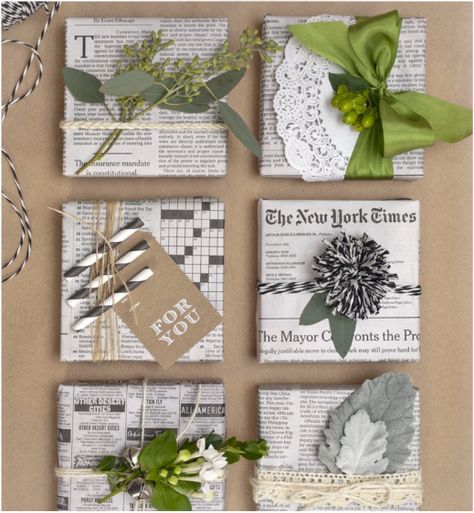 inpak ideeen Souvenir Tags, Holiday Packaging Ideas, Newspaper Wrapping, Štědrý Den, Newspaper Gift, Eco Friendly Gift Wrapping, Gift Wrapping Inspiration, Unique Gift Wrapping, Creative Gift Wrapping