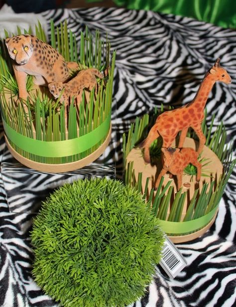 Jungle Birthday Party Ideas, Safari Jungle Birthday Party, Baby Shoer, Safari Centerpieces, Jungle Animals Party, Jungle Safari Baby Shower, Zoo Birthday Party, Jungle Thema, Jungle Theme Parties