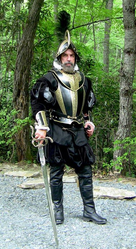 Primitive Skills, Backpack Camping, Bush Craft, Bushcraft Gear, Historical Armor, Kit Ideas, Camp Style, Knight Armor, Arm Armor