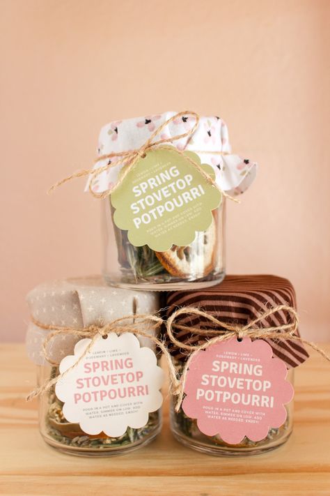 Spring Party Favors For Women, Spring Favors Ideas, Hostess Gift Ideas Baby Shower Gifts, Spring Stovetop Potpourri, Spring Potpourri Recipes, Easter Hostess Gift Ideas, Spring Basket Ideas, Spring Simmer Pot, Spring Gift Basket Ideas