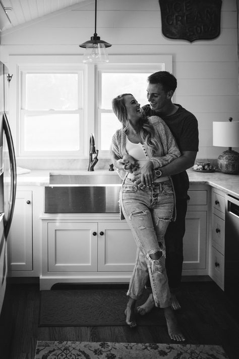 First Home Pictures, Indoor Engagement Photos, Lifestyle Photography Couples, Home Photo Shoots, Engagement Pictures Poses, Anniversary Photoshoot, Lifestyle Photography Family, Tennessee Wedding, Couple Photoshoot Poses