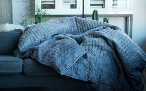 This Weighted Blanket Could Help Relax You To Sleep Weighted Blanket Diy, Gravity Blanket, Best Weighted Blanket, Weighted Blankets, Top Sewing Pattern, Weighted Blanket, Cool House Designs, Sewing Patterns Free, Queen Beds