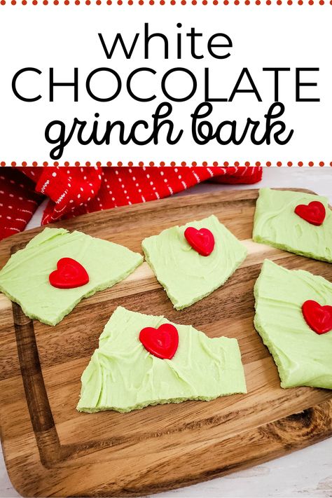 Chocolate Bark Recipes Easy, Grinch Bark, White Chocolate Bark Recipes, Grinch Candy, Bark Recipes Easy, Christmas Dessert Table, White Chocolate Bark, Chocolate Bark Recipe, Christmas Food Treats