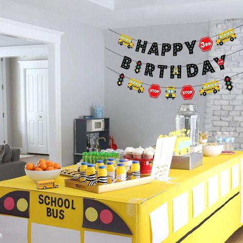 Bus Themed Birthday Party, Bus Appreciation, School Bus Birthday, School Bus Party, Banner School, Frozen Birthday Party Cake, Thomas Birthday Parties, Bus Party, Baby Birthday Party Theme